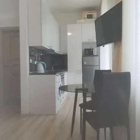 Aphrodite Gardens Studio-apartment D-102 شقة *